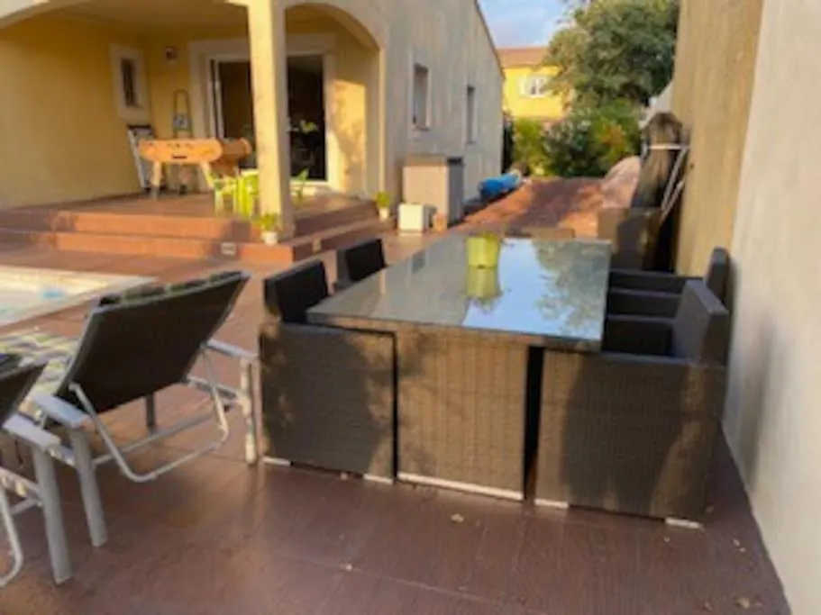 Villa Entiere. Alpilles Aix Marseille Avignon. Istres