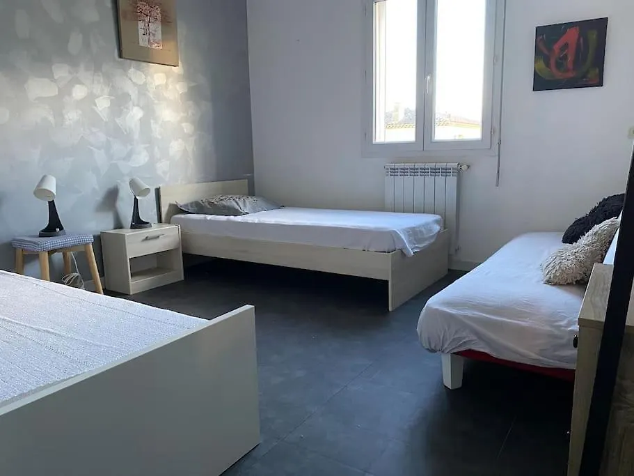 Villa Entiere. Alpilles Aix Marseille Avignon. Istres