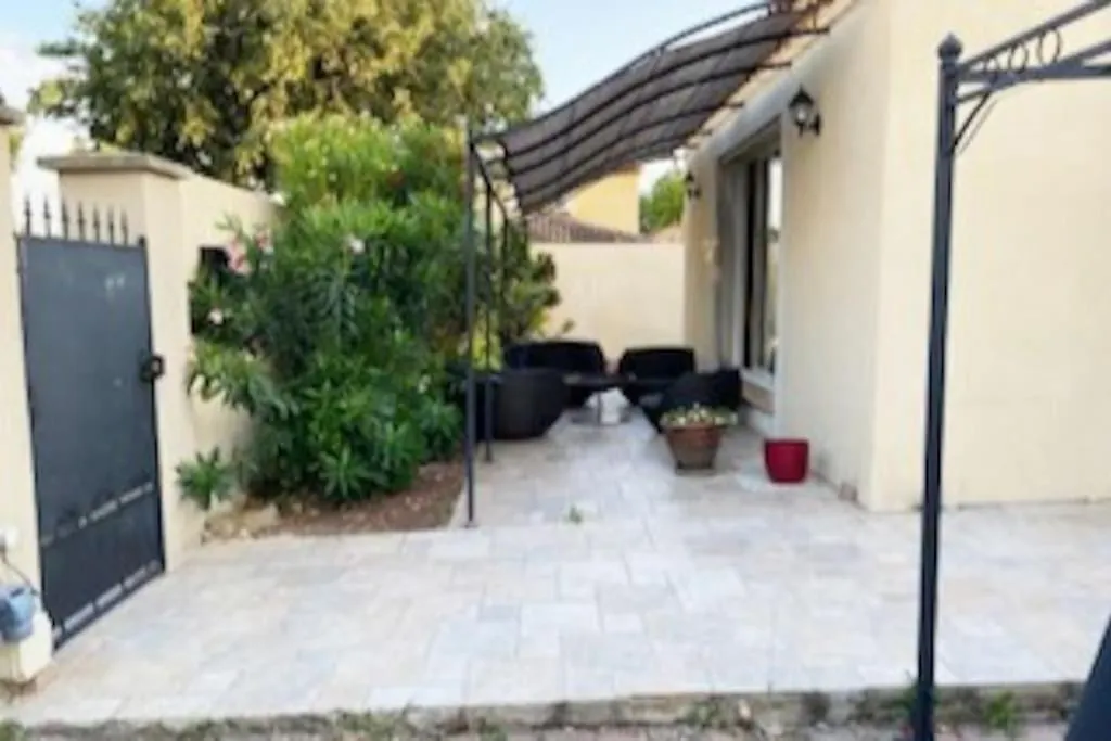 Villa Entiere. Alpilles Aix Marseille Avignon. Istres 0*,  France